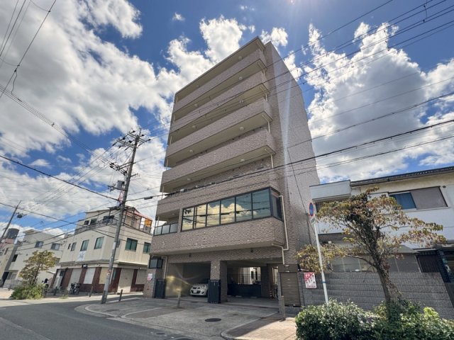 大阪市平野区長吉長原４丁目の賃貸マンションの外観