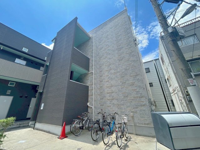 大阪市平野区加美東４丁目の賃貸アパートの外観