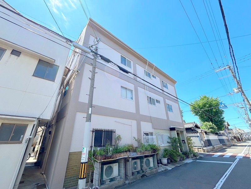 松本マンションの外観