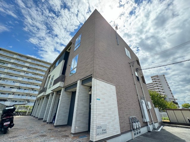 大阪市平野区長吉長原西３丁目の賃貸アパートの外観