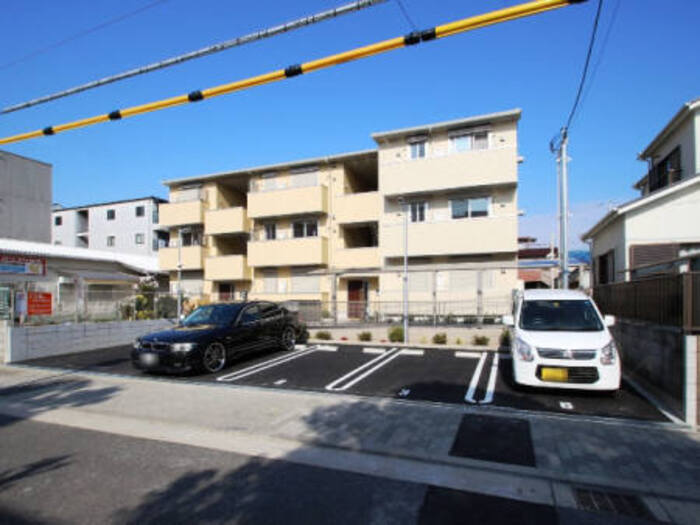 大阪市東住吉区湯里６丁目の賃貸アパートの外観