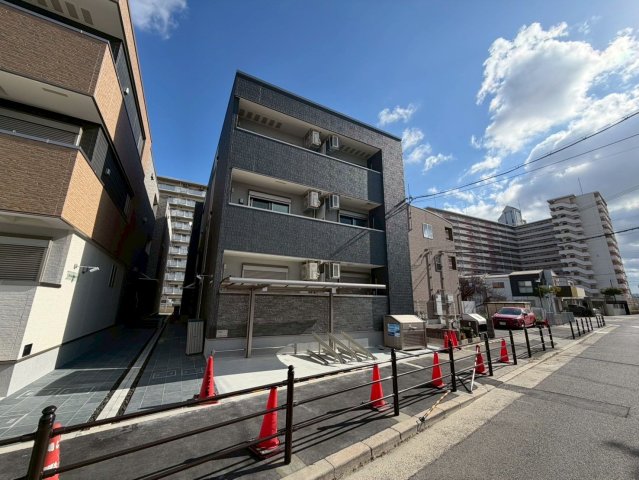 大阪市平野区長吉長原西３丁目の賃貸アパートの外観