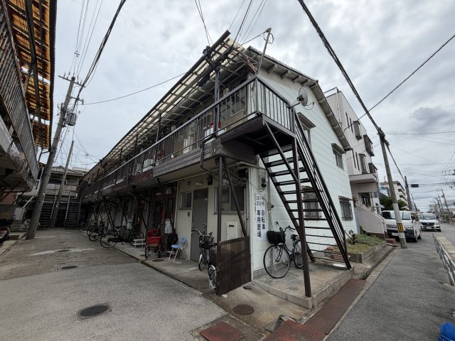 大阪市平野区加美北９丁目の賃貸アパートの外観