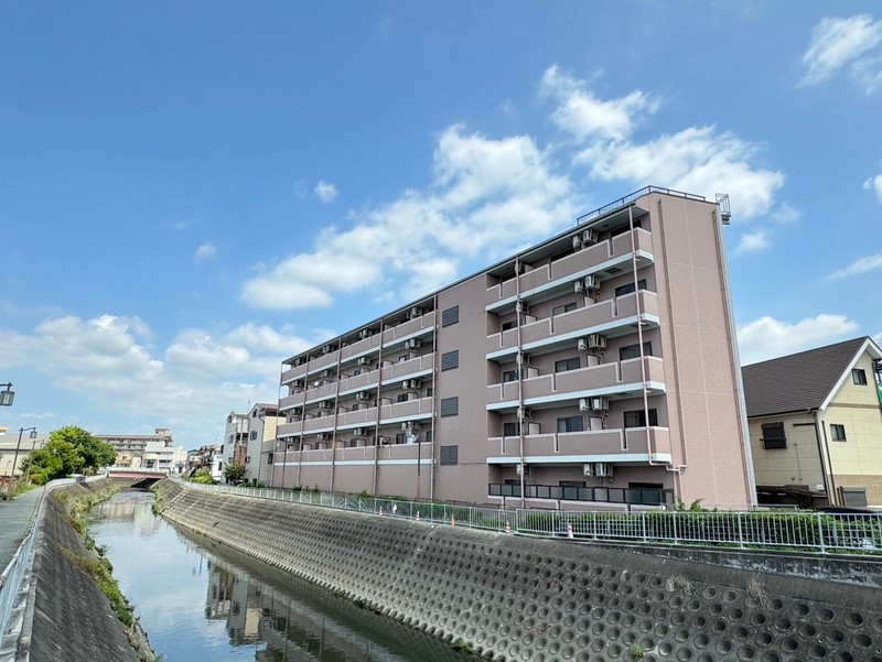 大阪市平野区加美正覚寺１丁目の賃貸マンションの外観
