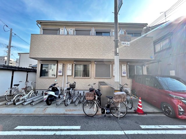 ブルーアースⅢの外観