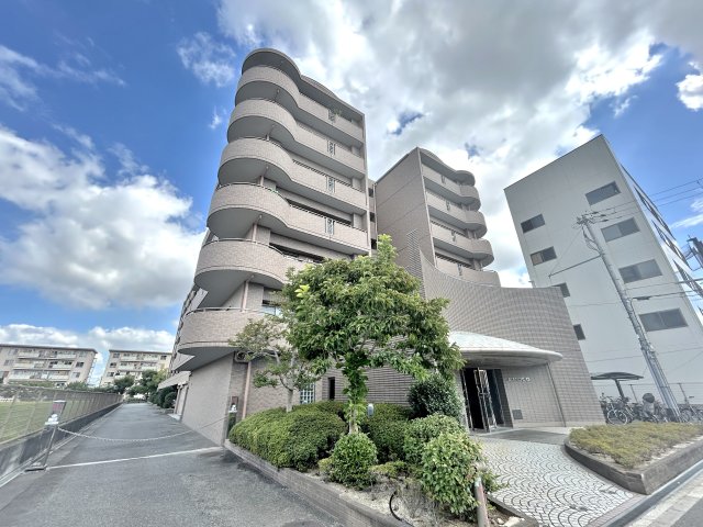 大阪市平野区長吉出戸1丁目の賃貸マンションの外観 大阪市平野区長吉出戸1丁目の賃貸マンションの外観