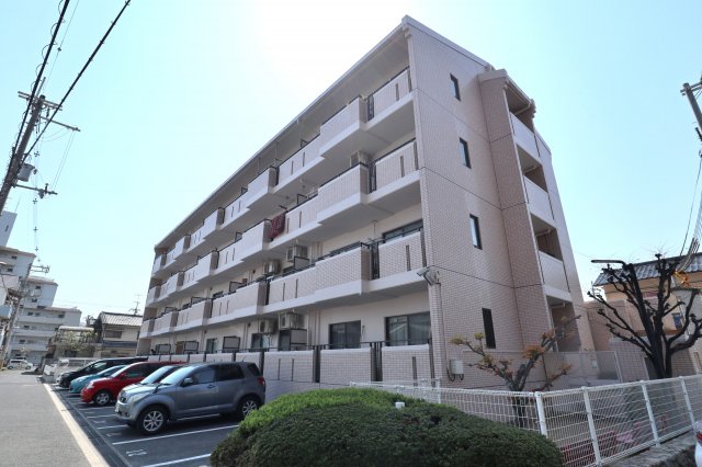 大阪市平野区長吉長原１丁目の賃貸マンションの外観