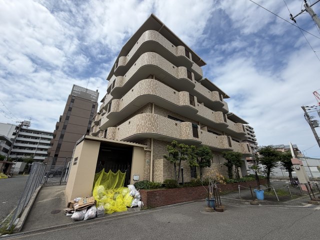 サンロイヤルの外観