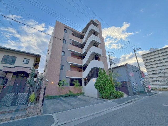大阪市平野区長吉長原西１丁目の賃貸マンションの外観