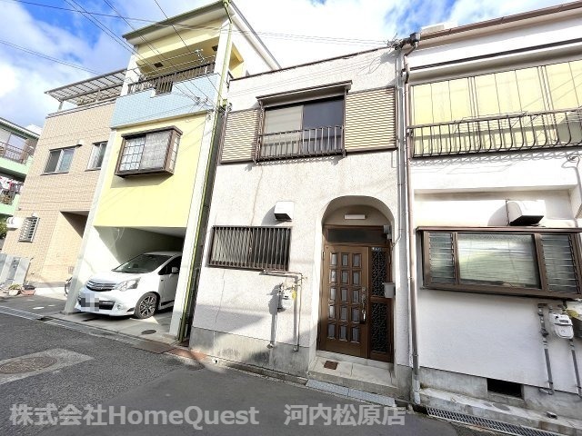 三宅中2丁目テラスハウスの外観