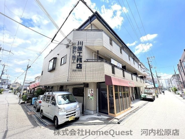 マンションカワハラの外観