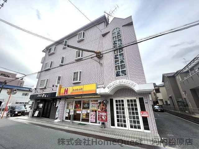 パラストオカザワの外観