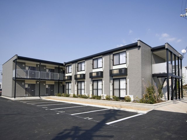 レオパレスヴェルデ美原の外観