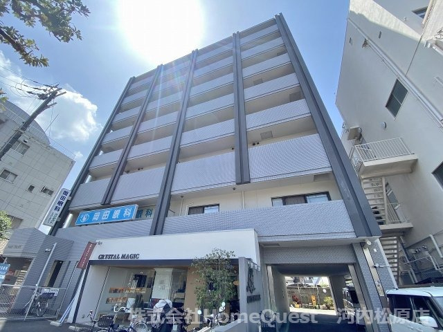 ロイヤルアネックスの外観