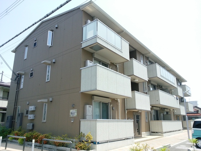 ファミールA棟の外観