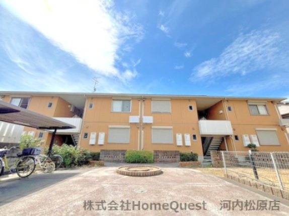 ファミネスの外観