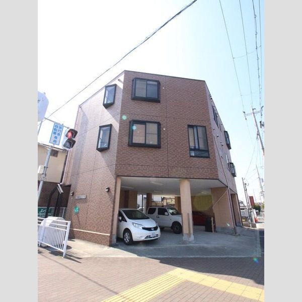 アジュールの外観