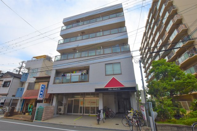 グローバルエイトの外観