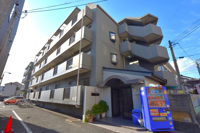 ファミールKの外観