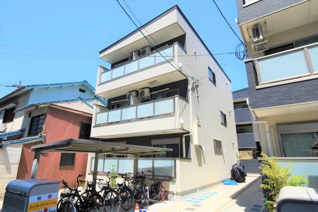 Fmaison 背戸口の外観