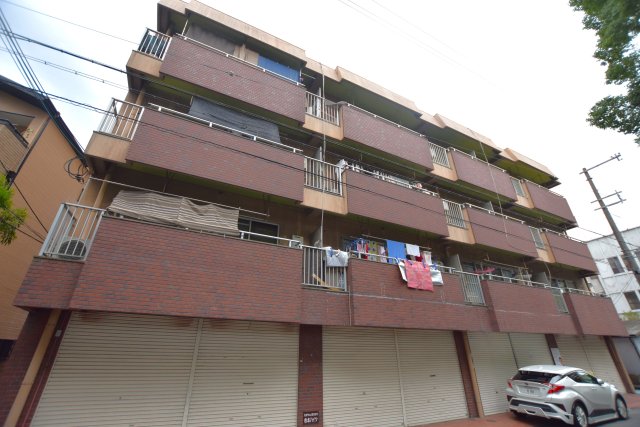 吉本ハイツの外観