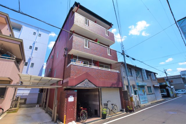 永和マンションの外観
