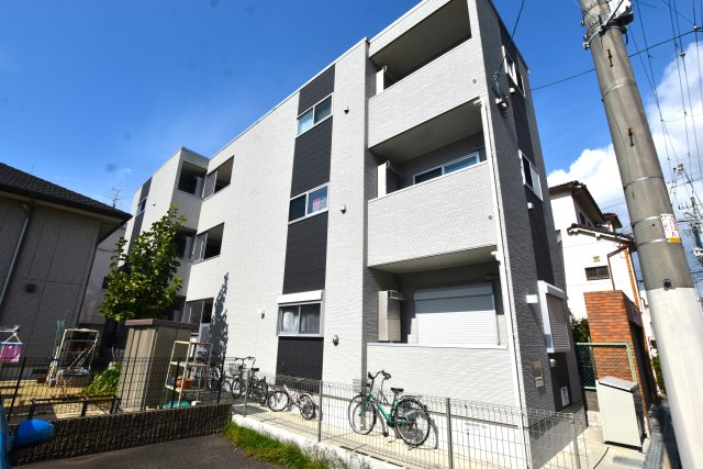 ハーモニーテラス平野市町の外観
