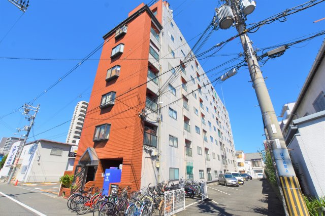 グランビルド南巽の外観