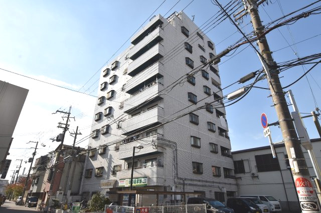 日栄ビル3号館の外観