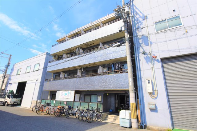 ロイヤル平野の外観