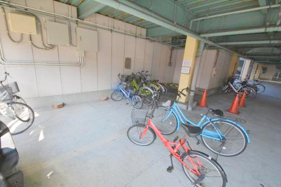 あなたの大事な自転車も安心してとめることができますね。 