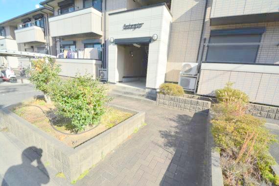 落ち着いたエントランスです 