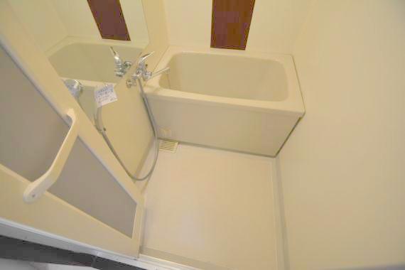 ゆったりと入るなら、お風呂とトイレとは別々が嬉しいですよね。 