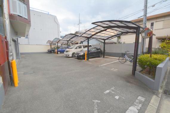 あなたの大事な車も安心して駐車できます。 