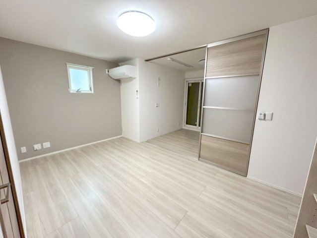 オシャレなリビングはどんな家具でも合わせやすいですよ。 