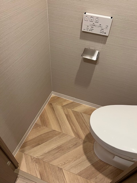 綺麗なトイレにはウォシュレット標準装備です。 