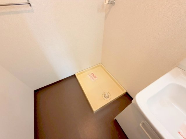 嬉しい室内洗濯機置場。これで洗濯機も長持ちしますね。 