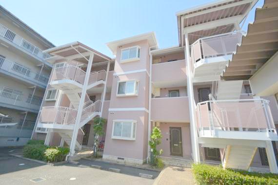 綺麗な外観の素敵なお部屋があなたを待っています。 