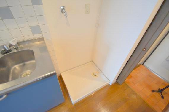 室内に洗濯機置場があれば雨の日でも濡れる心配がございませんね。 