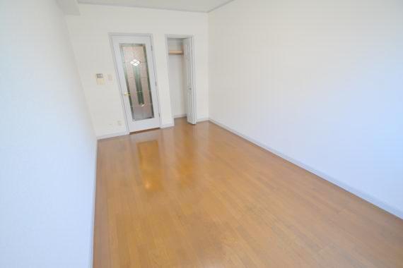 朝には心地よい光が差し込む、このお部屋でお休みください。 