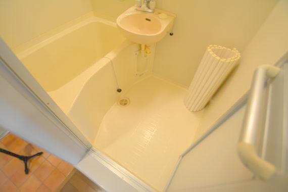 ゆったりと入るなら、お風呂とトイレとは別々が嬉しいですよね。 