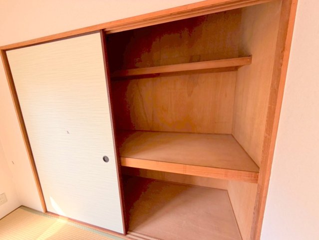 しっかり収納スペースも確保。使いやすいお部屋です。 