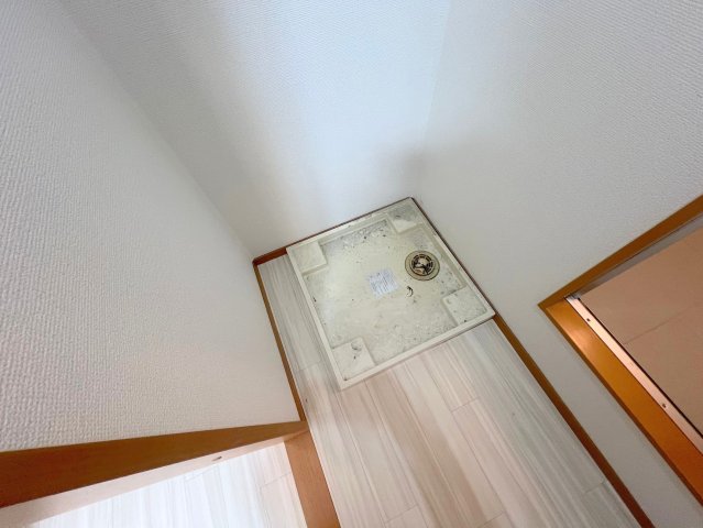 嬉しい室内洗濯機置場。これで洗濯機も長持ちしますね。 