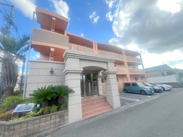 綺麗な外観の素敵なお部屋があなたを待っています。 