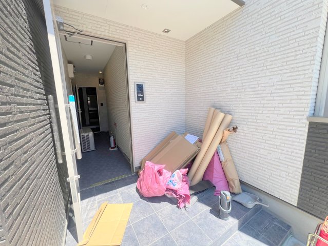 オシャレなエントランスは安心のオートロック付きです。 