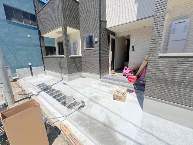 敷地内には入居者専用の駐輪スペースもあります。 