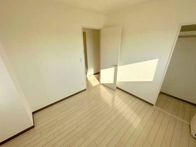 ゆとりのあるベッドルームで快適な睡眠をとってくださいね。 