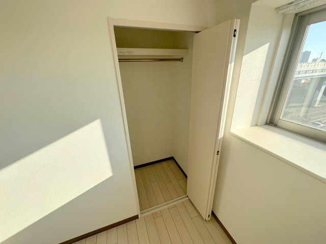しっかり収納スペースも確保。使いやすいお部屋です。 