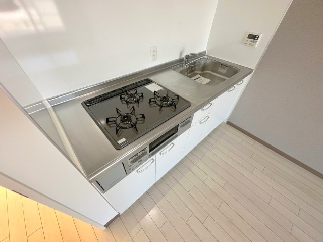 オシャレなシステムキッチン。お料理好きには嬉しいですね。 