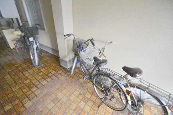 あなたの大事な自転車も安心してとめることができますね。 